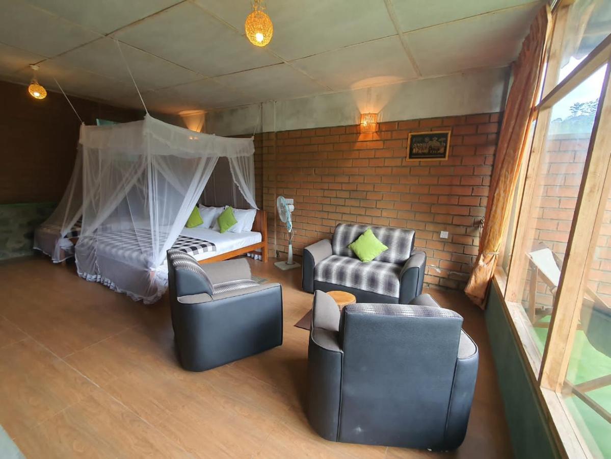 Ayubo Lodge